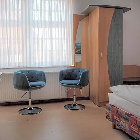 Mutter Siepe Hotel *