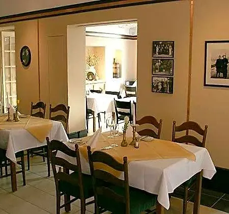 Mutter Siepe Hotel