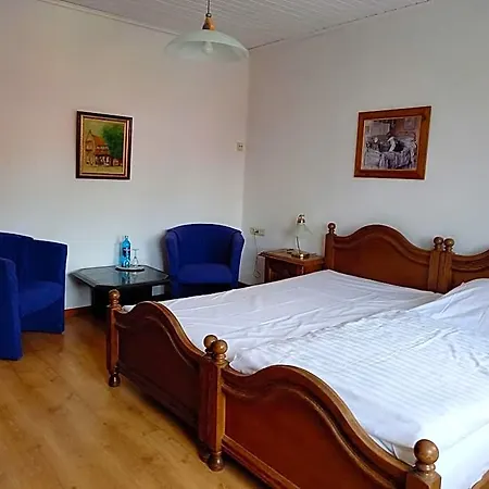 Mutter Siepe Hotel *