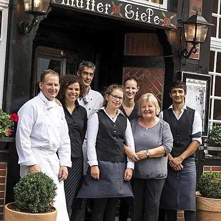 Mutter Siepe Hotel *