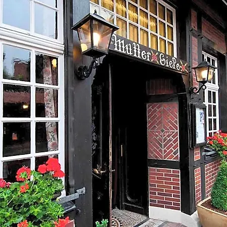 Mutter Siepe Hotel